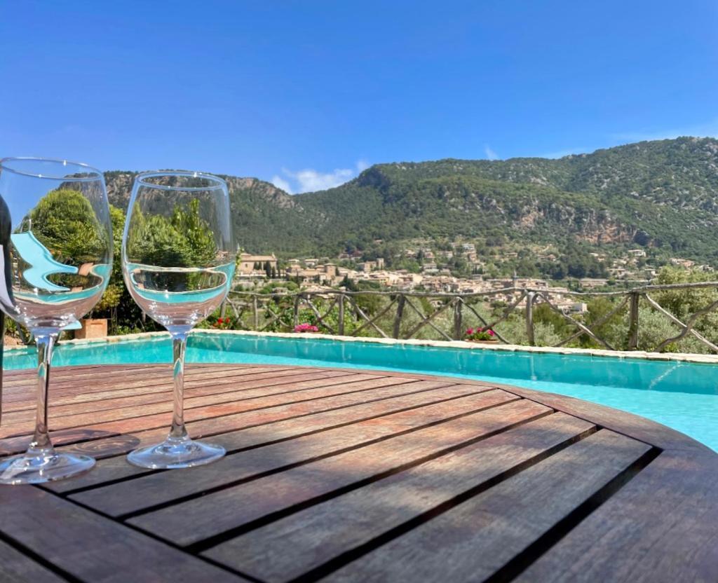 Fabulous Rustic Villa Set On Mountain With Unique Views 巴尔德莫萨 外观 照片